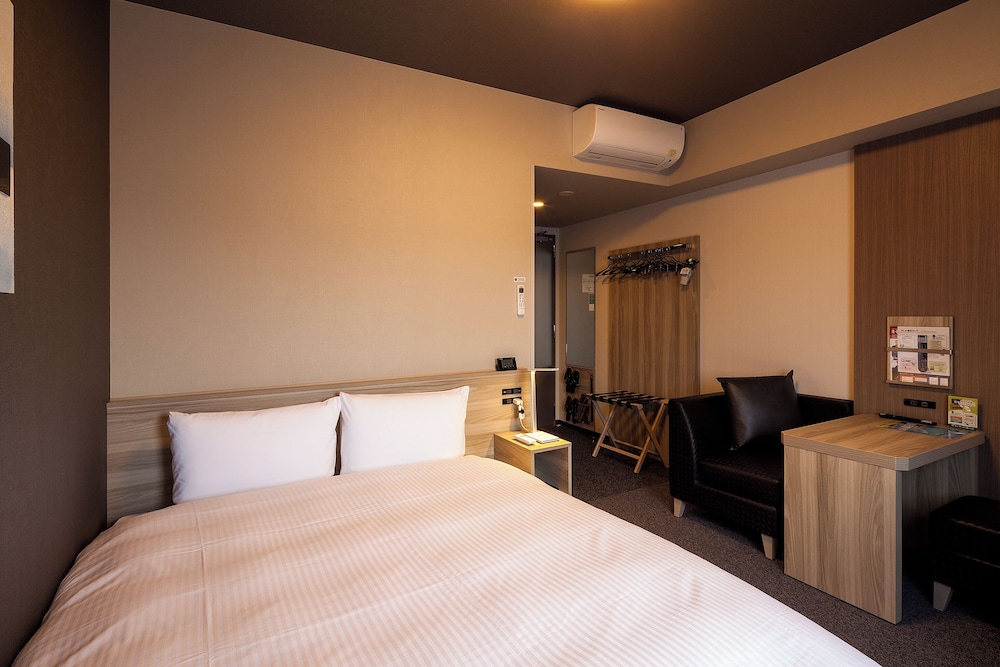 スタンダード セミダブルルーム 禁煙 | ホテルルートイン三次駅前