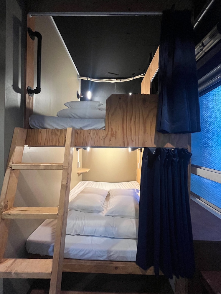 コンフォート 4 人部屋 客室4 | わさび三田ホテル