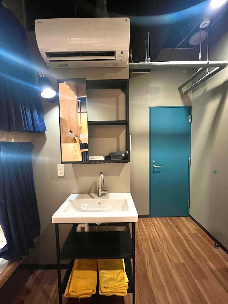 ベーシック 4 人部屋 客室4 | わさび三田ホテル