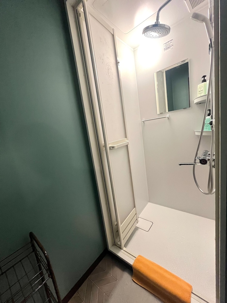 ベーシック ツインルーム バスルームのシャワー0 | わさび三田ホテル