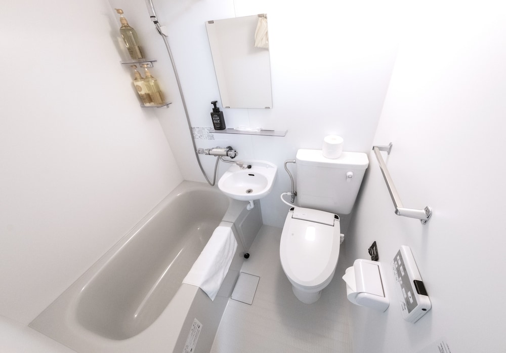 スタンダード ルーム ダブルベッド 1 台 禁煙 専用バスルーム バスルーム1 | JL HOUSE KUTCHAN