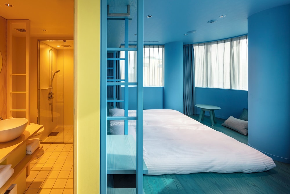 [ライトブルー] コーナールーム 禁煙 客室3 | トグルホテル水道橋