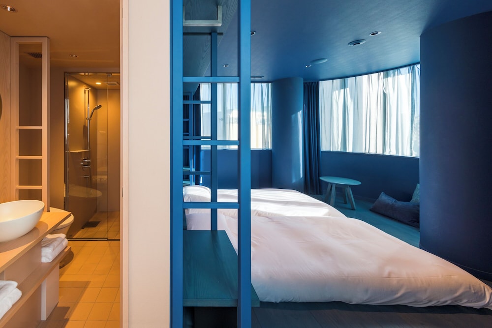 [ダークブルー] コーナールーム 禁煙 客室3 | トグルホテル水道橋