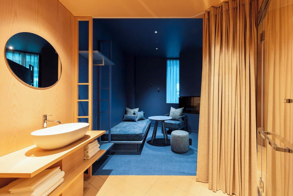 [ダークブルー] プレミアロフトルーム 禁煙 客室3 | トグルホテル水道橋