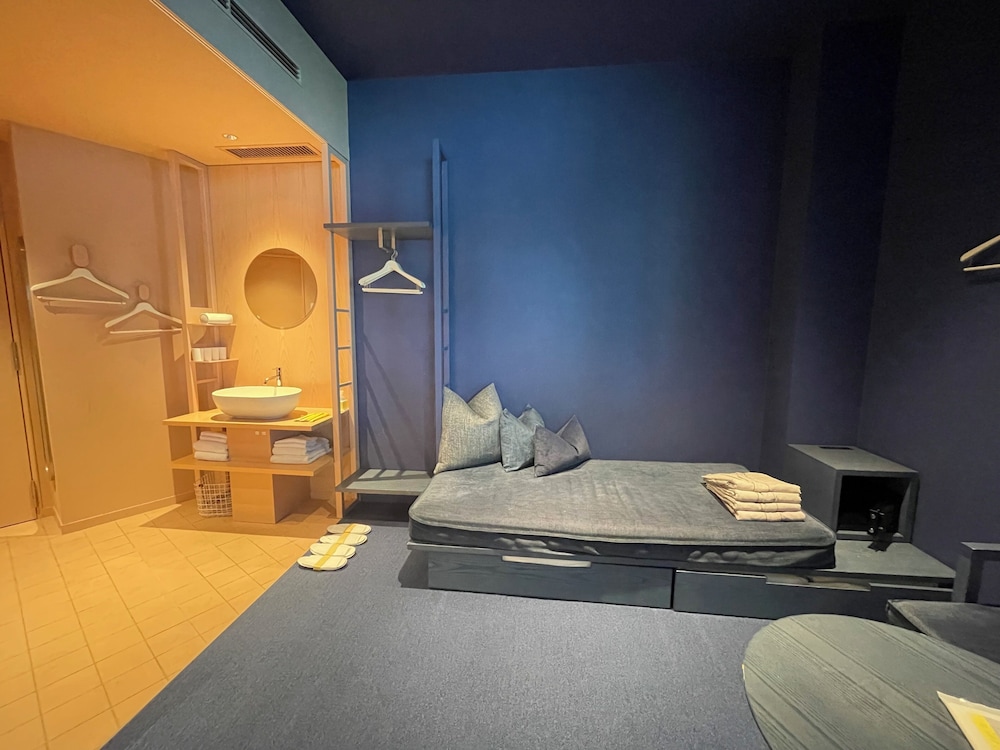 [ダークブルー] プレミアロフトルーム 禁煙 客室5 | トグルホテル水道橋