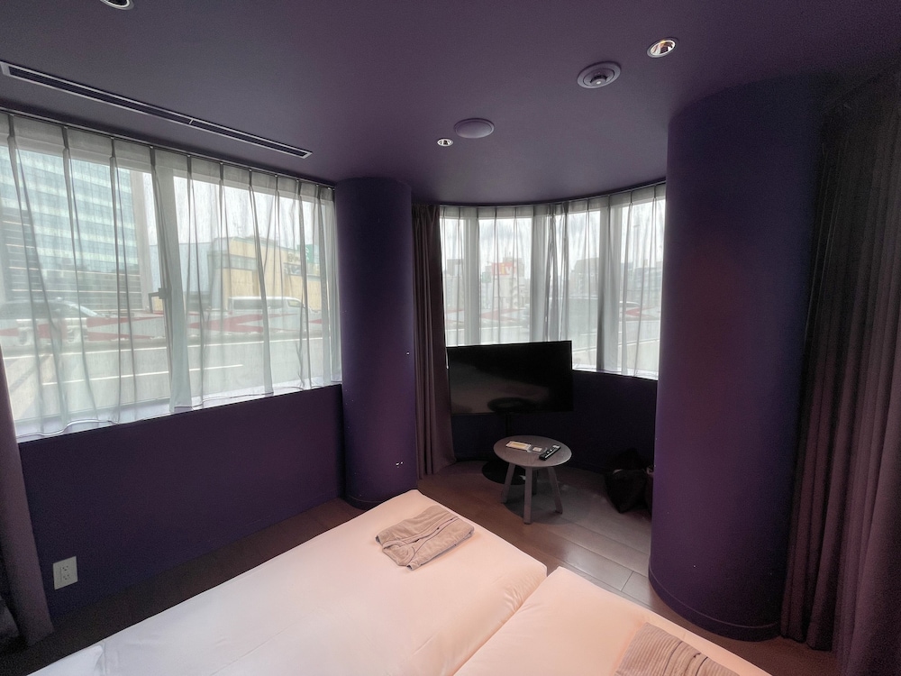 [パープル] コーナールーム 禁煙 客室4 | トグルホテル水道橋