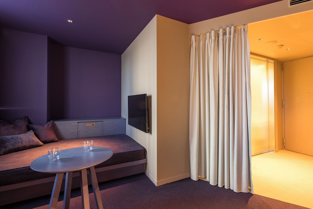 [パープル] ユニバーサルルーム 禁煙 客室2 | トグルホテル水道橋