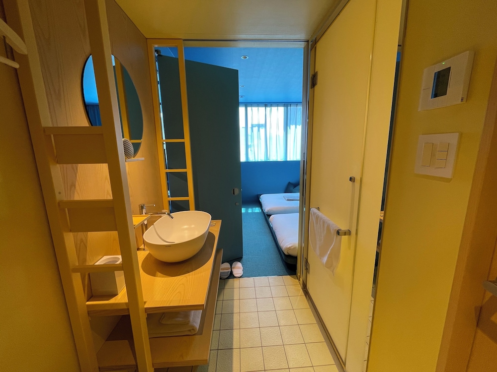 [ライトブルー] コネクティングルーム B 禁煙 客室6 | トグルホテル水道橋