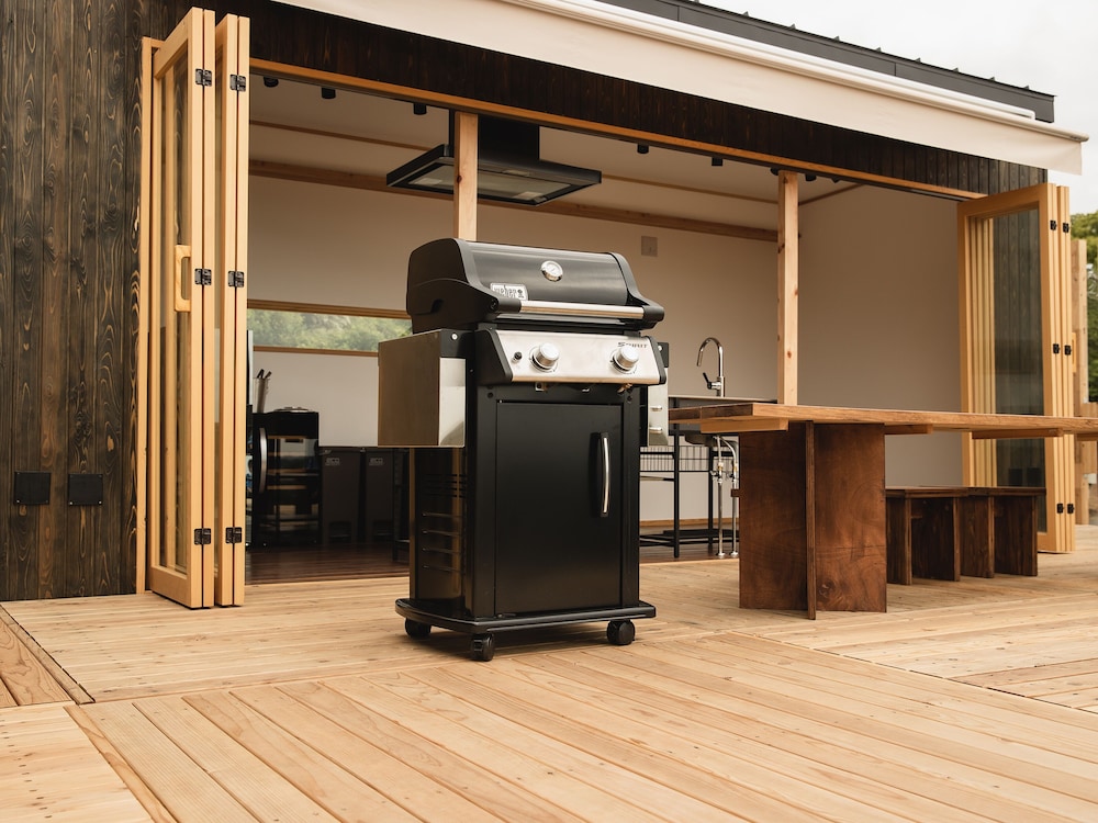 パノラミック コテージ サウナ 専用キッチン1 | HOLE37