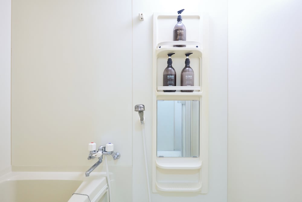 デラックス ツインルーム バスルーム2 | Residence Hotel KABUTO