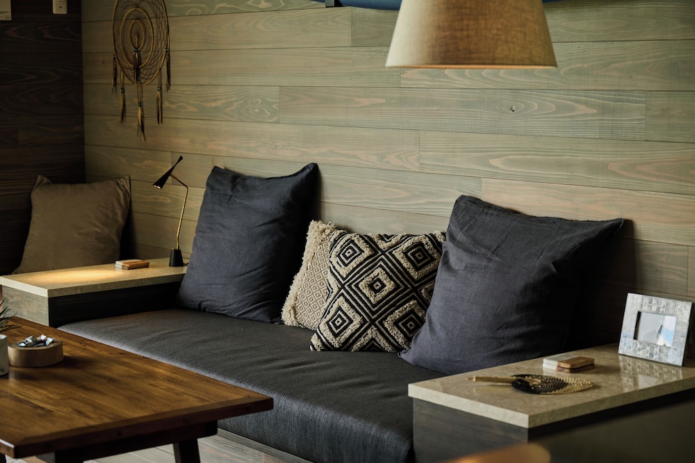 ラグジュアリー コンドミニアム リビング エリア3 | Grand blue 303