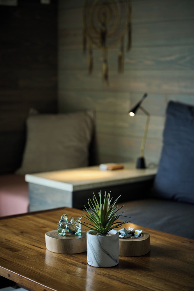 ラグジュアリー コンドミニアム リビング エリア4 | Grand blue 303