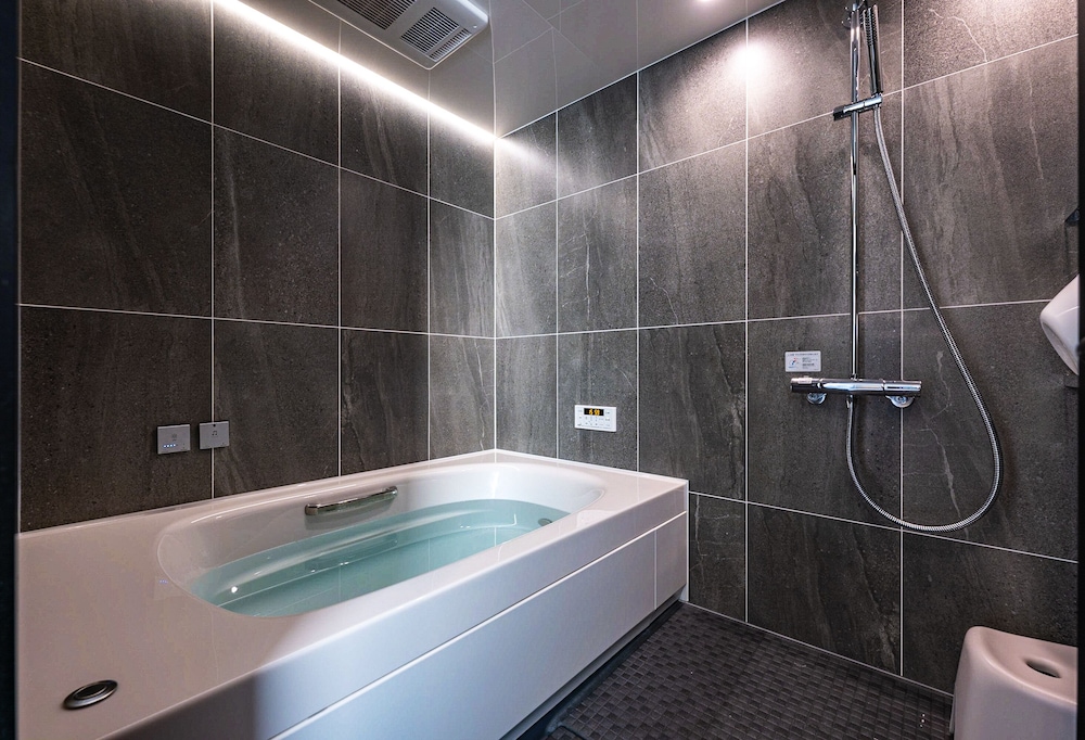 プレジデンシャル ヴィラ 専用スパ浴槽0 | RIVIERA Kujukuri