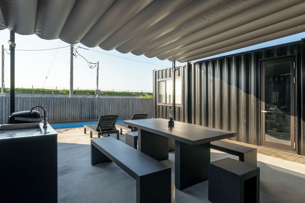 屋外ダイニングエリア1 | RIVIERA Kujukuri 屋外ダイニングエリア1 | RIVIERA Kujukuri