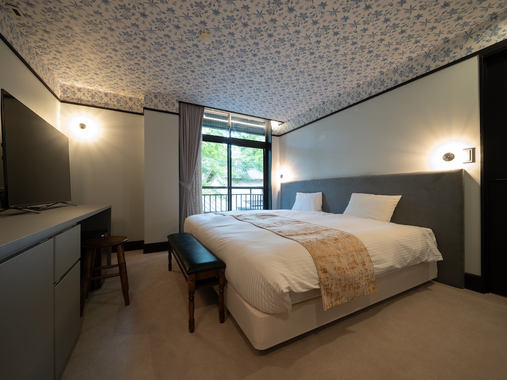 客室1 | LONGINGHOUSE 旧軽井沢・諏訪ノ森 客室1 | LONGINGHOUSE 旧軽井沢・諏訪ノ森