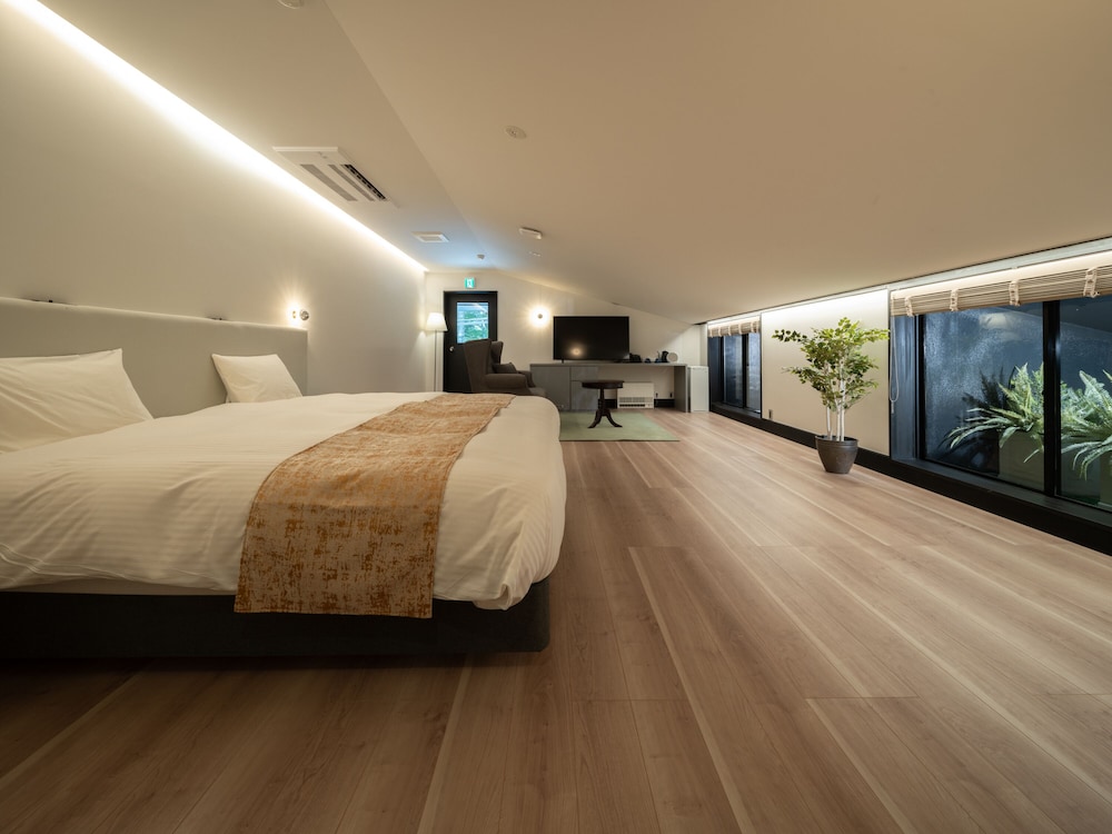 ギャレット 屋根裏ルーム 禁煙 | LONGINGHOUSE 旧軽井沢・諏訪ノ森