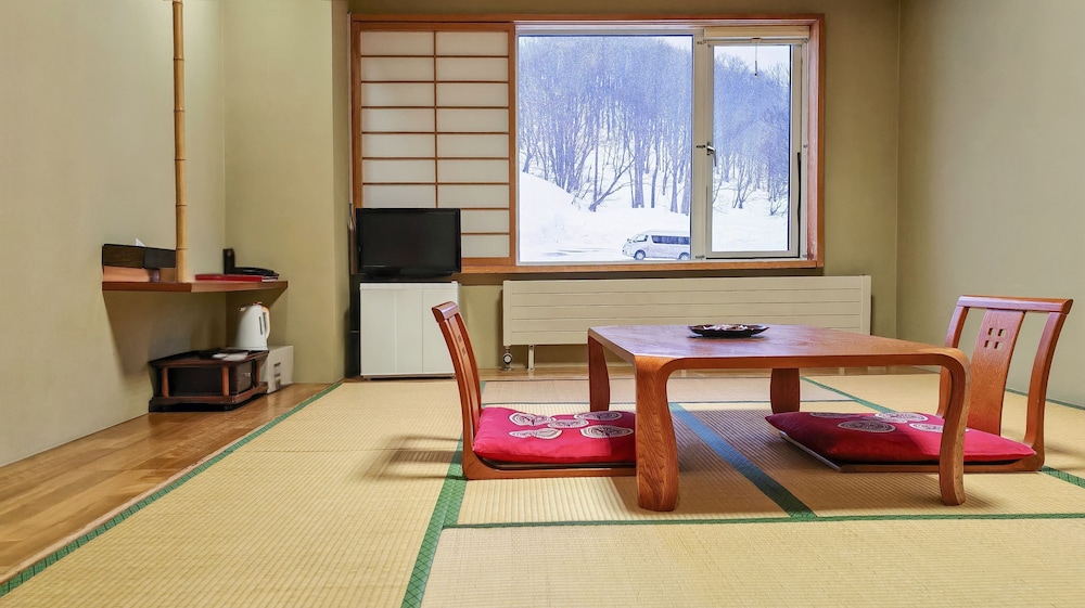 エコノミー 4 人部屋 客室2 | ベルジャヤ八甲田スキーリゾート