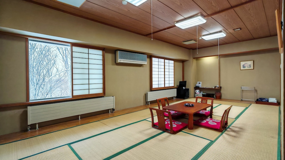 エコノミー 4 人部屋 ガーデン ビュー0 | ベルジャヤ八甲田スキーリゾート