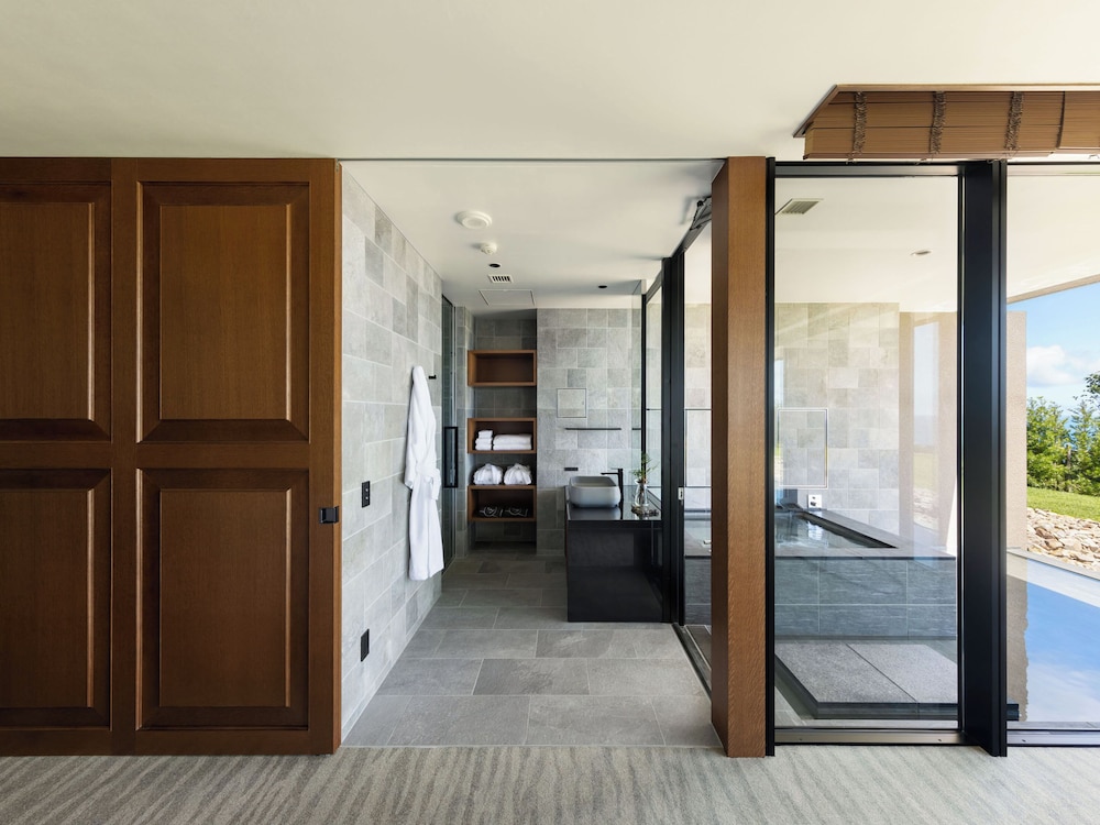 スーペリア ツインルーム バルコニー オーシャンビュー バスルーム4 | 五島リトリート ray by 温故知新