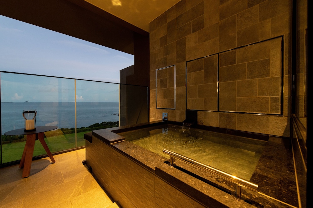 スーペリア ツインルーム バルコニー オーシャンビュー バスルーム2 | 五島リトリート ray by 温故知新