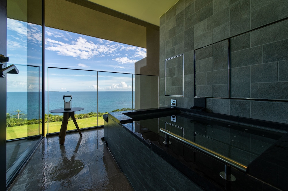 スーペリア ツインルーム バルコニー オーシャンビュー バスルーム1 | 五島リトリート ray by 温故知新