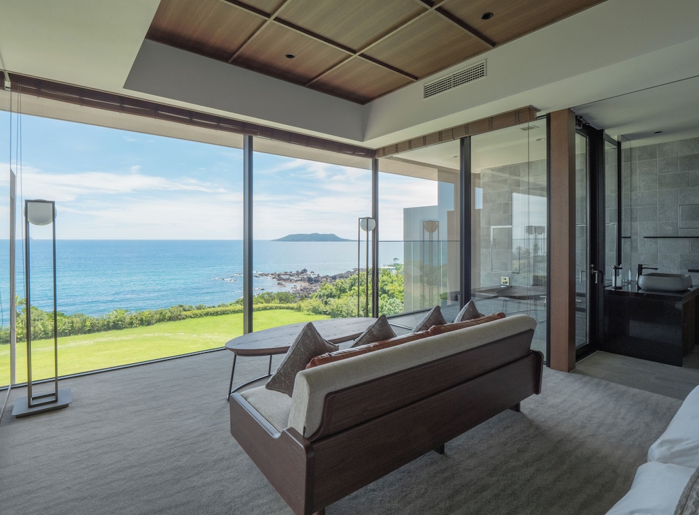 スーペリア ツインルーム バルコニー オーシャンビュー 客室4 | 五島リトリート ray by 温故知新