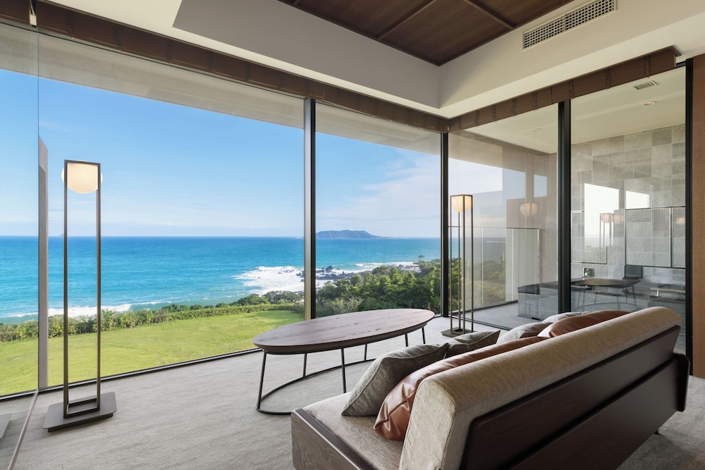 スーペリア ツインルーム バルコニー オーシャンビュー ビーチ / オーシャン ビュー0 | 五島リトリート ray by 温故知新