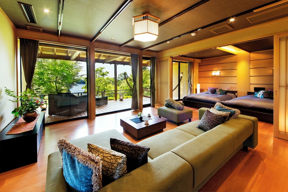 スーペリア ルーム 客室2 | 能登 九十九湾百楽荘