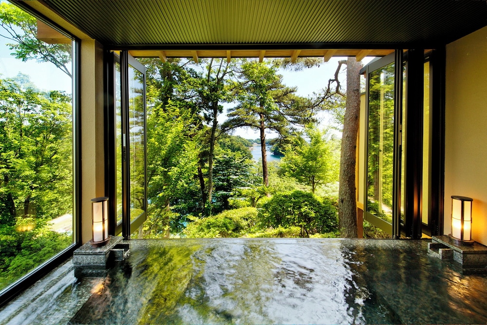 スーペリア ルーム 客室4 | 能登 九十九湾百楽荘