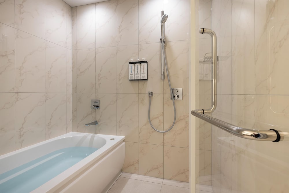 キング (ソファベッド付き) バスルーム1 | ハイアットハウス東京渋谷