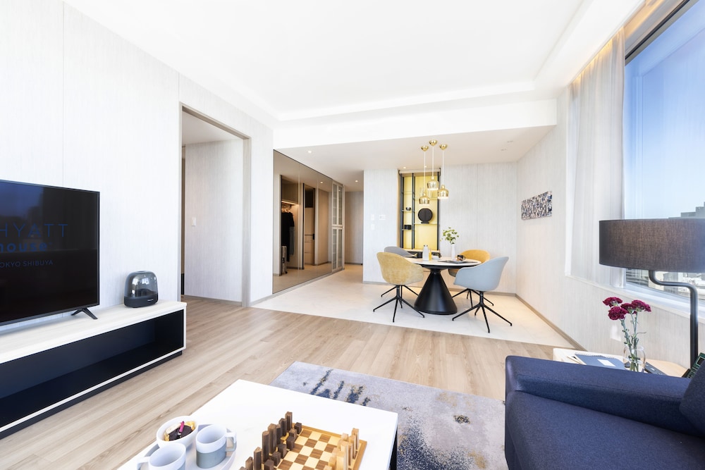 デラックス ツイン スイート 客室1 | ハイアットハウス東京渋谷