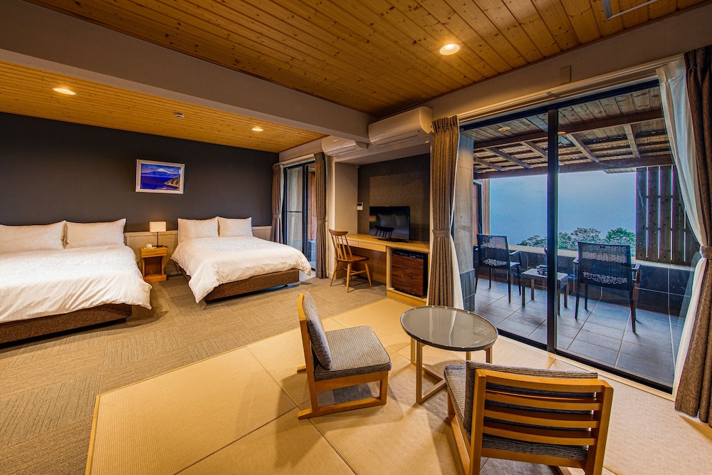 ファミリー ルーム 客室1 | 天空テラス