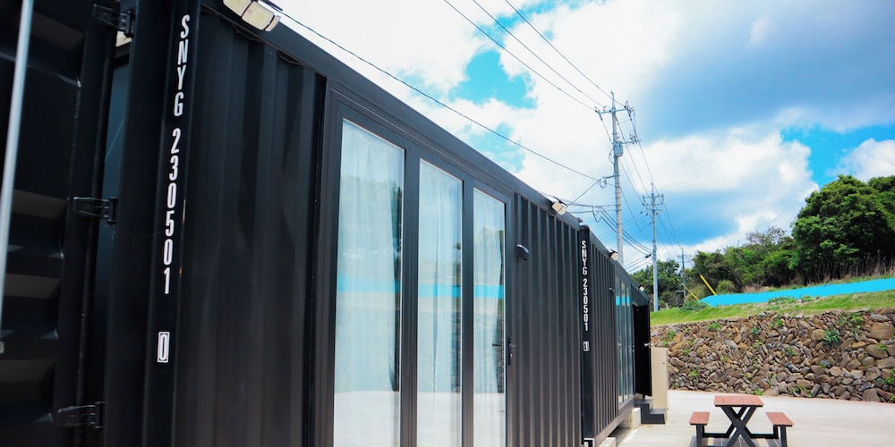 ベーシック コテージ 1 ベッドルーム ペットとの宿泊可 客室2 | ヴィラミクリ角島