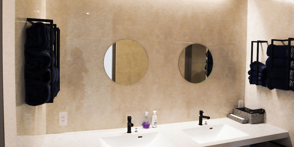 デラックス ヴィラ 2 ベッドルーム ペット不可 オーシャンビュー バスルーム0 | ヴィラミクリ角島