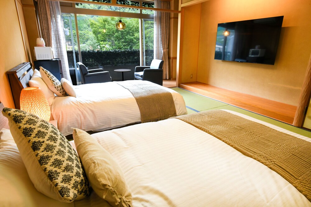 客室1 | 湯布院フローラルビレッジ