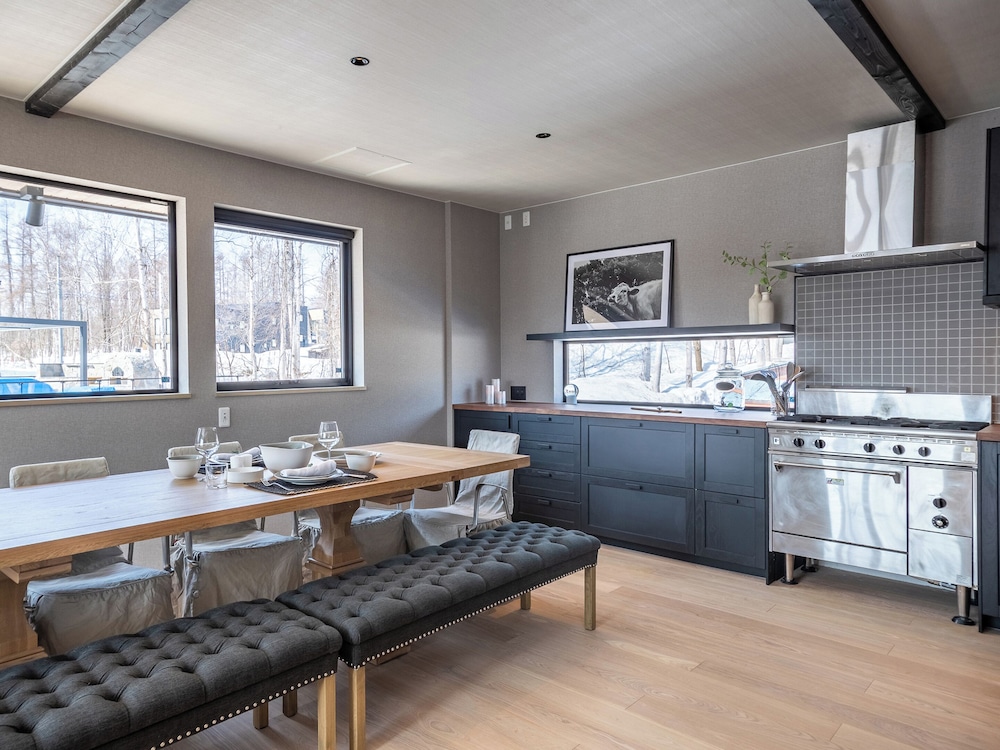 シャレー 4 ベッドルーム マウンテンビュー 専用キッチン2 | Shousugi Chalet by Elite Havens