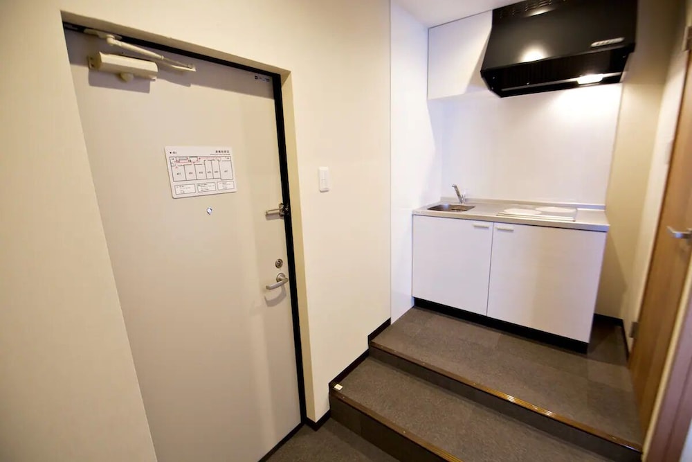 スタンダード アパートメント 専用キッチン1 | KURA HOTEL IZUMISANO