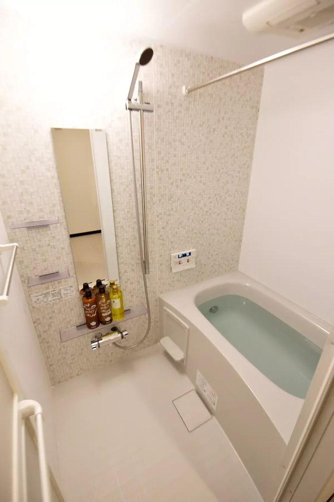 ベーシック アパートメント バスルーム2 | KURA HOTEL IZUMISANO