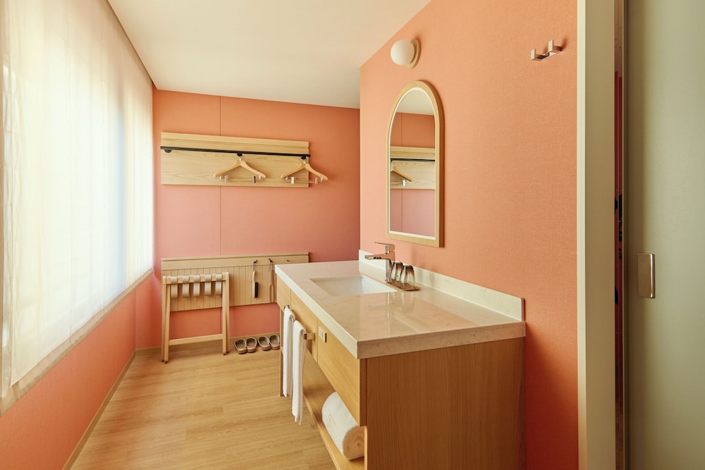 [禁煙]コーナーデラックスツイン 客室2 | ザ ロイヤルパークホテル銀座 6 丁目