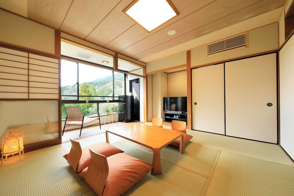 スタンダード トリプルルーム 禁煙 マウンテンビュー | 箱根翠泉