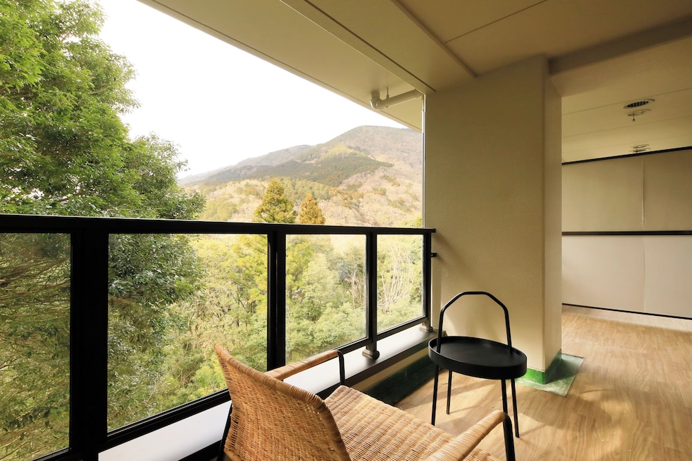 エグゼクティブ トリプルルーム 禁煙 マウンテンビュー 客室5 | 箱根翠泉