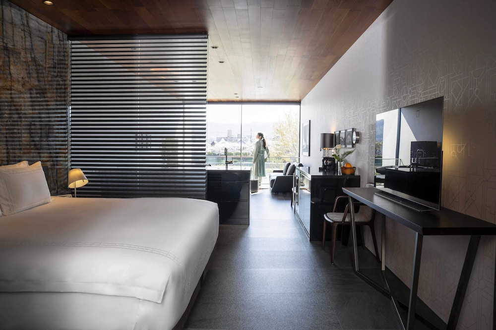 エグゼクティブ スイート 1 ベッドルーム ウォーター ビュー1 | Kamo Residences by Reflections