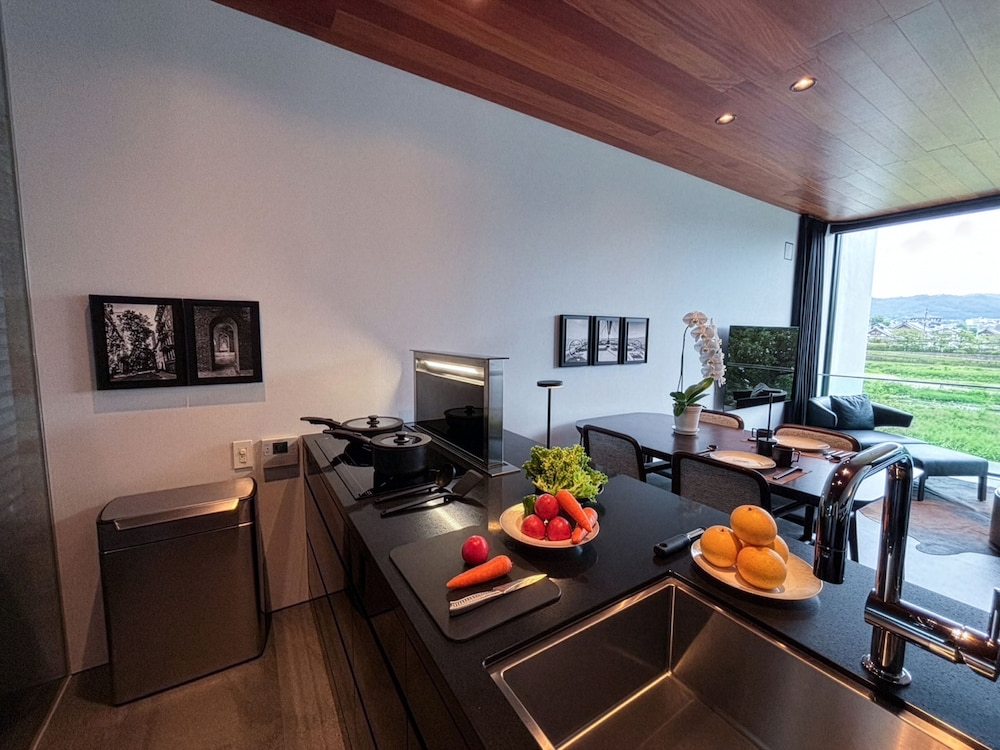 ラグジュアリー スイート 1 ベッドルーム 専用キッチン7 | Kamo Residences by Reflections