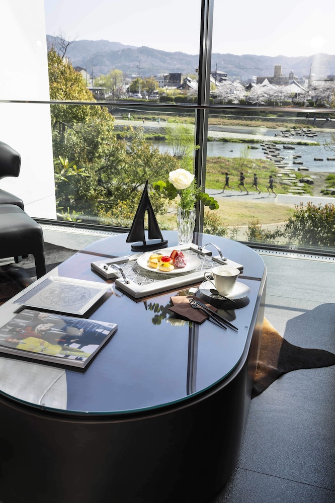 エグゼクティブ スイート 1 ベッドルーム ウォーター ビュー0 | Kamo Residences by Reflections