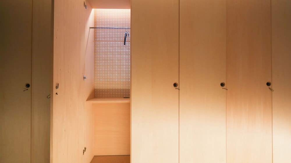 スタンダード 共同ドミトリー 男女共用ドミトリー ワードローブ1 | SLEEEP Fuji