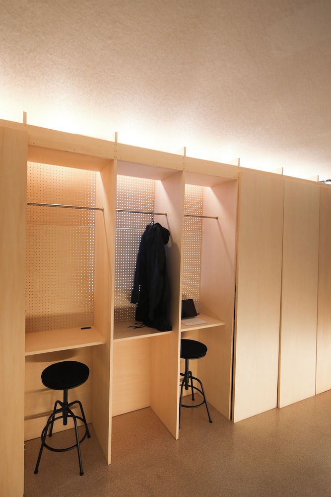 スタンダード 共同ドミトリー 男女共用ドミトリー ワードローブ2 | SLEEEP Fuji