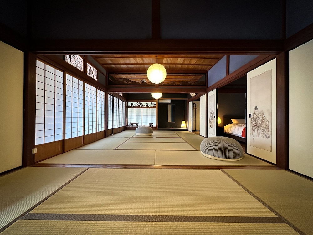 蛍火 HOTARUBI 101 部屋貸し 禁煙 (フロント施設から2.4km) 客室27 | NIPPONIA 美山鶴ヶ岡 山の郷