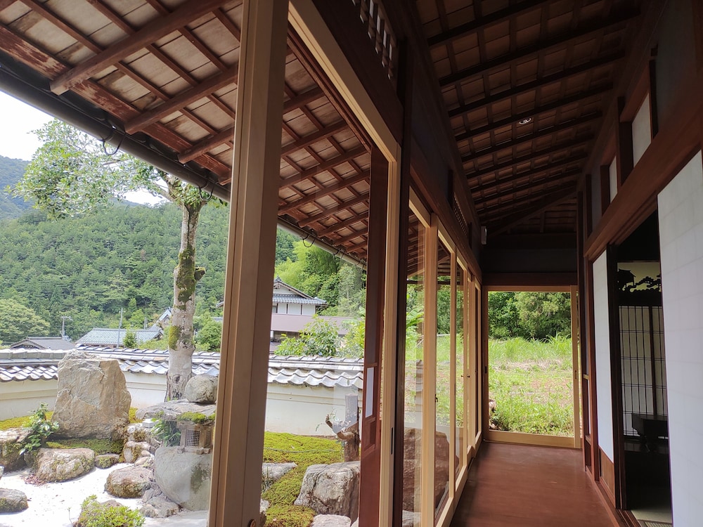 蛍火 HOTARUBI 101 部屋貸し 禁煙 (フロント施設から2.4km) 客室14 | NIPPONIA 美山鶴ヶ岡 山の郷