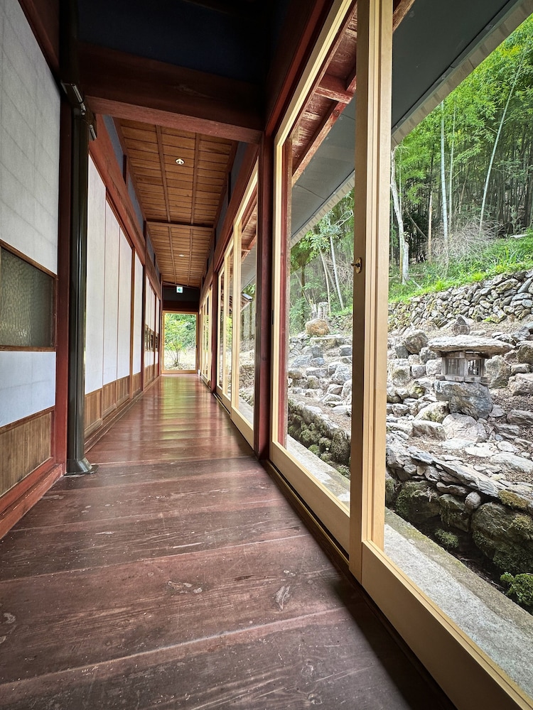 蛍火 HOTARUBI 101 部屋貸し 禁煙 (フロント施設から2.4km) 客室23 | NIPPONIA 美山鶴ヶ岡 山の郷