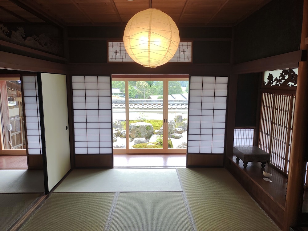蛍火 HOTARUBI 101 部屋貸し 禁煙 (フロント施設から2.4km) 客室4 | NIPPONIA 美山鶴ヶ岡 山の郷